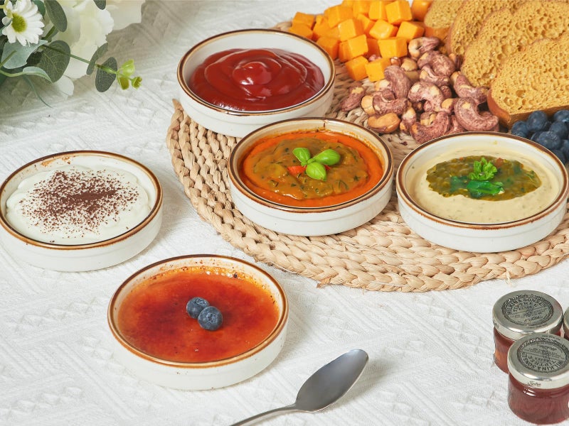 وانمور مجموعة ONEMORE Ramekins مكونة من 14 طبق Creme Brulee Ramekins آمن للاستخدام في الفرن بوزن 118 مل من السيراميك، أطباق سوفليه ضحلة لخبز الحلويات الرائعة وصلصة الغمس الصغيرة ومقالي التارت الصغيرة المستديرة والكيش - أبيض كريمي - Image 2
